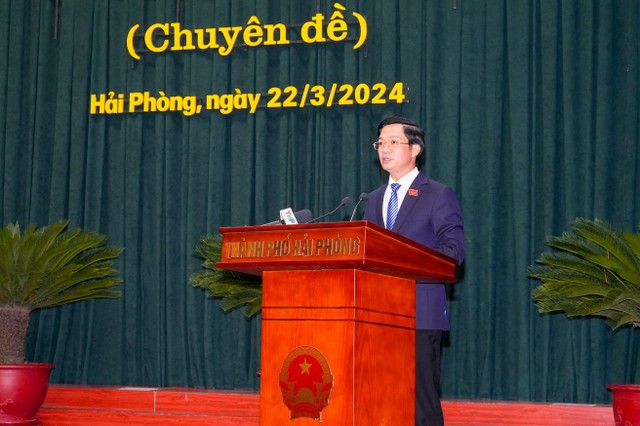 Ông Phạm Văn Lập, Chủ tịch HĐND thành phố Hải Phòng phát biểu khai mạc Kỳ họp.