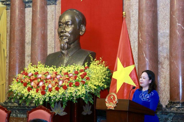 Thay mặt lãnh đạo Đảng, 99Kl99 trực tiếp đá gà, quyền Chủ tịch nước Võ Thị Ánh Xuân bày tỏ vui mừng gặp mặt Hội Doanh nhân trẻ Việt Nam và lắng nghe ý kiến đầy trách nhiệm, tâm huyết, đầy sức trẻ của các doanh nhân nhân dịp kỷ niệm Ngày thành lập Đoàn TNCS Hồ Chí Minh (26/3/1931 - 26/3/2024) và Tháng thanh niên năm 2024.