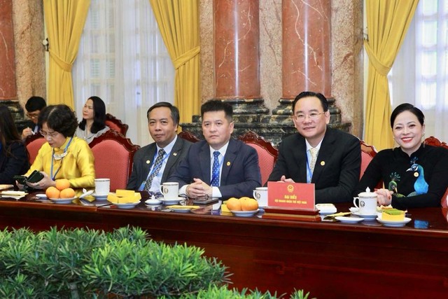 Cộng đồng doanh nhân đã dấn thân thể hiện tài năng, sức trẻ, chăm lo việc làm, cải thiện đời sống người lao động; luôn là cảm hứng để thanh niên hăng hái lập nghiệp, xung kích trên mặt trận Kl992 cổng game cá cược, góp phần xây dựng đất nước phồn vinh, hạnh phúc