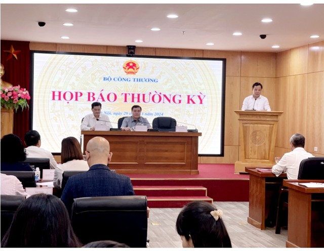 Bộ Công Thương thông tin với báo chí tình hình Kl994 nhà cái bóng đá world cup công nghiệp, thương mại quý I/2024.