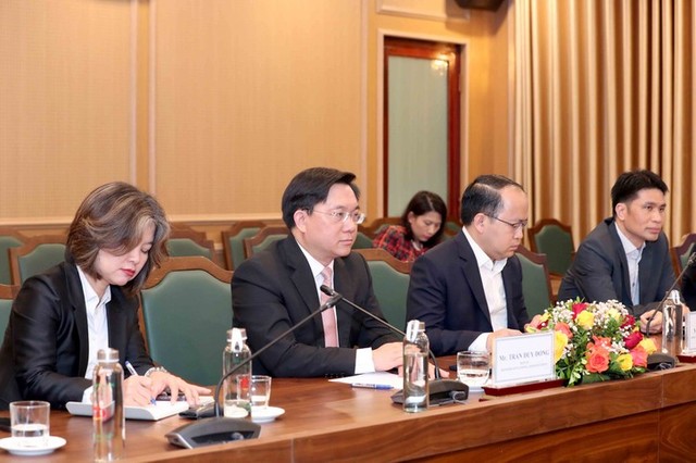 Thứ trưởng Trần Duy Đông đánh giá cao ủng hộ của phái đoàn đối với sự hợp tác, phát triển quan hệ song phương. (Ảnh: NIC)