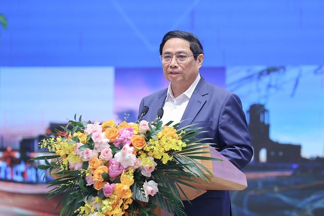 Thủ tướng chỉ rõ 12 chữ mang tính chất "từ khóa" trong triển khai Quy hoạch và phát triển, liên kết vùng thời gian tới là: Truyền thống, liên kết, bứt phá, bao trùm, toàn diện và bền vững. (Ảnh: Nhật Bắc)