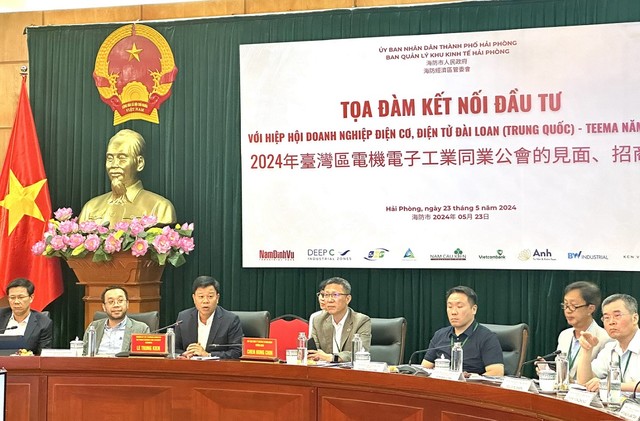 Ông Lê Trung Kiên, Trưởng ban Ban Quản lý Khu Kl992 cổng game cá cược Hải Phòng thông tin những tiềm năng, lợi thế khi Kl99ok phiên bản mới tại Hải Phòng. Ảnh: Quỳnh Nga