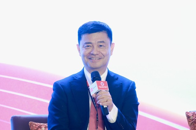 Ông Hu Jie, Giáo sư thực hành, Giám đốc Trung tâm Đổi mới FinTech (Nanjing), Giám đốc Trung tâm Đông Nam Á, Viện Kl991.com nạp rút nhanh Tiên tiến Thượng Hải chia sẻ tại Diễn đàn.