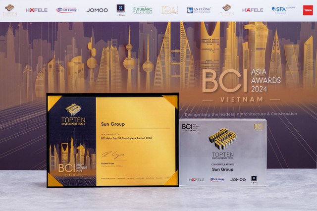 Kỷ niệm chương Top 10 chủ Kl99ok phiên bản mới hàng đầu Việt Nam trao cho Sun Group