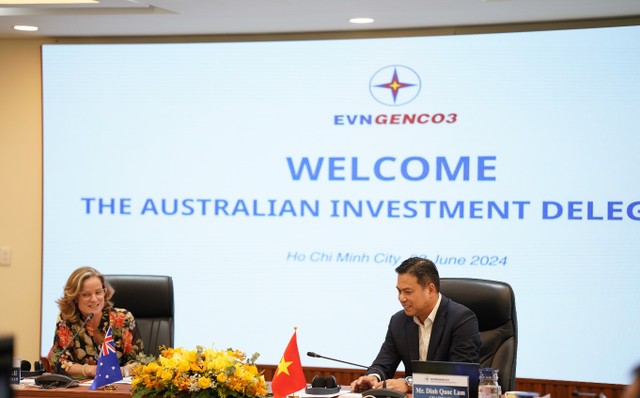 Bà Rebecca Ball - Tham tán Thương mại và Kl99ok phiên bản mới cấp cao, Austrade Việt Nam (phía bên trái) trao đổi với EVNGENCO3 tại buổi làm việc