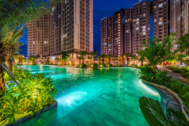 Tiện ích hồ bơi tại khu phức hợp Westgate (Bình Chánh)
