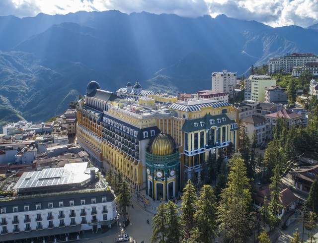 Hotel de la Coupole tựa “cung điện Pháp” giữa lòng Sa Pa.
