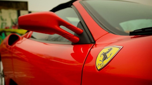 Ferrari tự tin rằng họ sẽ tạo ra sự khác biệt và tiếp tục duy trì đỉnh cao trong ngành công nghiệp ô tô sang trọng. Ferrari tự tin rằng họ sẽ tạo ra sự khác biệt và tiếp tục duy trì đỉnh cao trong ngành công nghiệp ô tô sang trọng.
