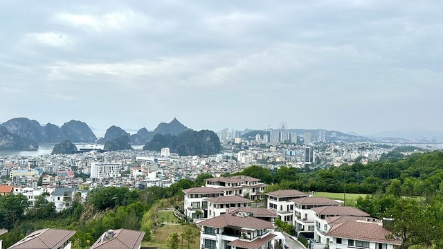Một góc đô thị thành phố Hạ Long. Ảnh: Quỳnh Nga.