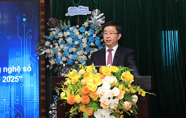 Thứ trưởng Bộ Thông tin và Truyền thông Bùi Hoàng Phương phát biểu tại Hội nghị