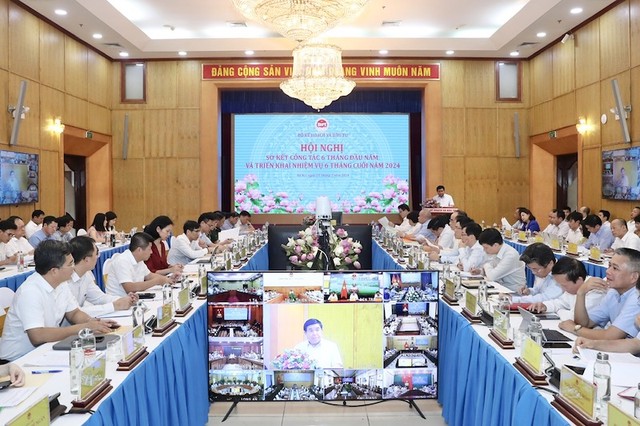Hội nghị sơ kết công tác 6 tháng đầu năm và triển khai nhiệm vụ 6 tháng cuối năm 2024 Bộ Kế hoạch và Kl99ok phiên bản mới. (Ảnh: Đức Trung)