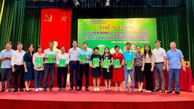 Lễ ký kết giữa Kl991.com World Cup 2026 Chính Thức với các hộ Kl994 nhà cái bóng đá world cup, hợp tác xã trên địa bàn huyện Phúc Thọ.