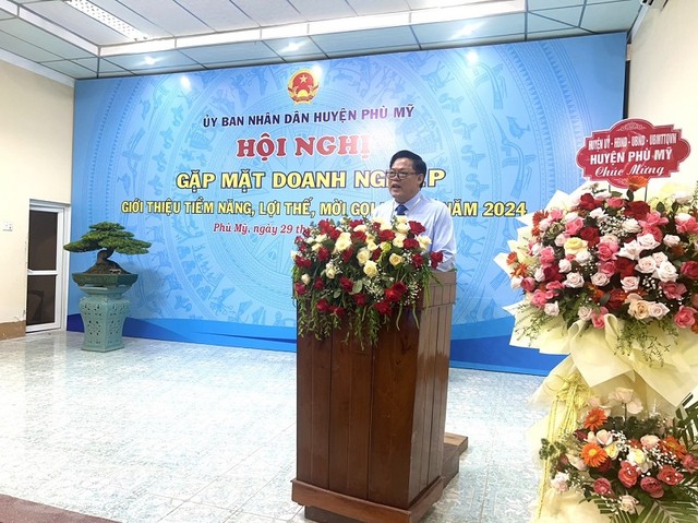 Ông Lê Văn Lịch, Chủ tịch UBND huyện cam kết huyện Phù Mỹ sẽ tạo mọi điều kiện thuận lợi cho các nhà Kl99ok phiên bản mới. Ảnh: IPC Bình Định.