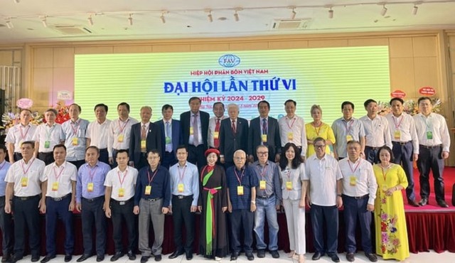 Ban chấp hành Hiệp hội Phân bón Việt Nam nhiệm kỳ 2024 - 2029 ra mắt Ban chấp hành Hiệp hội Phân bón Việt Nam nhiệm kỳ 2024 - 2029 ra mắt