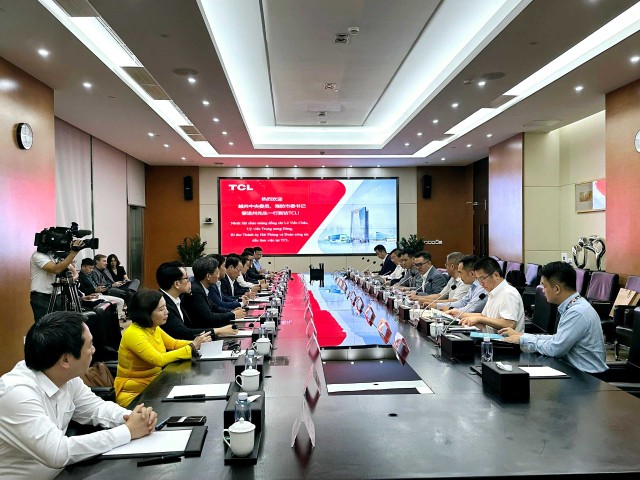 Đoàn công tác lãnh đạo Thành phố Hải Phòng thăm và làm việc tại Kl994 game bài casino hấp dẫn TCL chiều 6.8. Ảnh: Quốc Anh