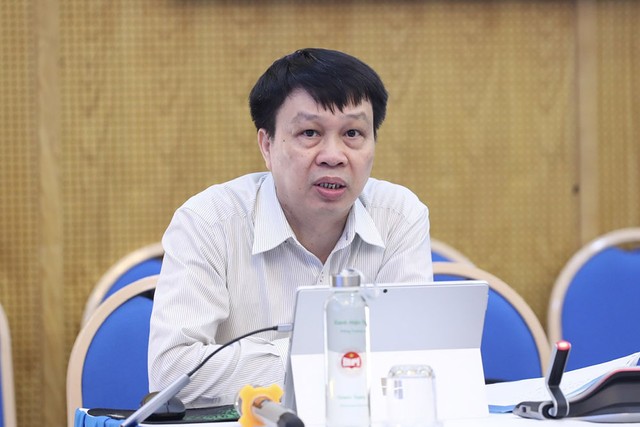 TS. Trần Hồng Quang, Viện trưởng Viện Chiến lược phát triển trình bày tóm tắt dự thảo Báo cáo Kl992 cổng game cá cược - Trang Chủ KL99Com Số 1 Link Đăng Ký KL999. (Ảnh: Đức Trung)