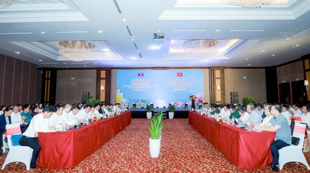 Hội nghị giữa kỳ đánh giá triển khai Thỏa thuận kế hoạch hợp tác Việt Nam - Lào năm 2024 và Rà soát, thúc đẩy Hiệp định hợp tác song phương hai nước giai đoạn 2021 - 2025. Ảnh: Thành Duy