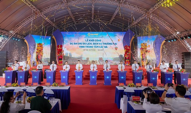 Ông Đặng Minh Trường, Chủ tịch HĐQT Kl994 game bài casino hấp dẫn Sun Group phát biểu tại lễ khởi công.