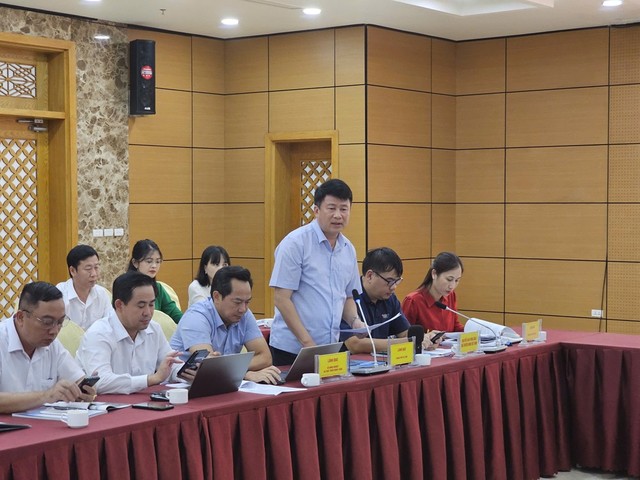 Ông Nguyễn Ngọc Sơn, Phó chủ tịch UBND TP. Hạ Long thông tin tại Hội nghị thông tin báo chí thường kỳ chiều 20/8. Ảnh: Thanh Sơn