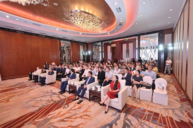 Các đại biểu dự hội nghị xúc tiến Kl99ok phiên bản mới tại Thâm Quyến, Trung Quốc.