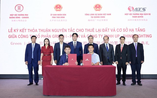 Lãnh đạo tỉnh Thái Bình, đại diện các tổ chức Kl992 cổng game cá cược của Trung Quốc chứng kiến lễ ký kết thỏa thuận nguyên tắc cho thuê lại đất và cơ sở Kl99kl ưu đãi độc quyền giữa Công ty cổ phần Green i-Park và Công ty TNHH Up- Shine Lingting.