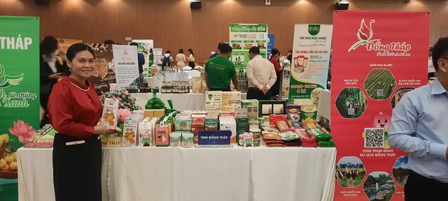 Gian hàng trưng bày sản phẩm tỉnh Đồng Tháp tại Hội nghị Xúc tiến thương mại và phát triển xuất Link Vào Nhà Cái KL99 COM Tặng +199k vùng Đồng bằng sông Cửu Long do Bộ Công Thương tổ chức tại Cần Thơ ngày 6/9/2024