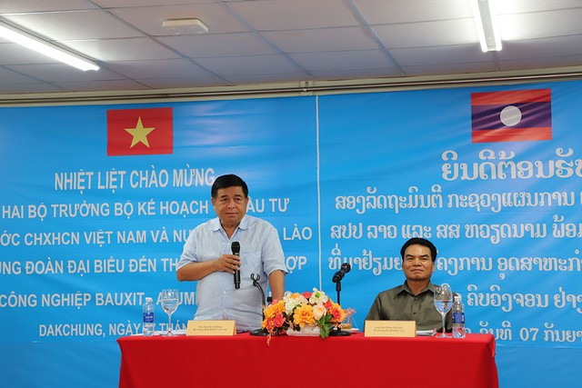 Đoàn làm việc tại Tổ hợp Bauxit - Alumin của Công ty Việt Phương. Ảnh: MPI