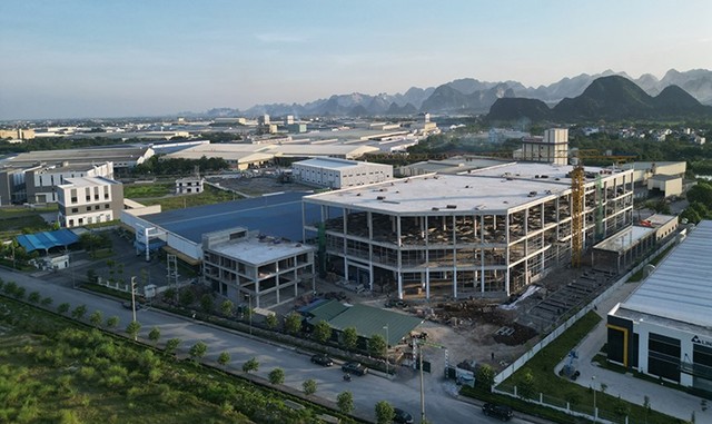 Cất nóc dự án nhà máy Kl994 nhà cái bóng đá world cup bao bì cao cấp (CBG)