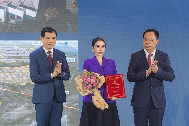 Lãnh đạo tỉnh Đồng Nai trao giấy chứng nhận Kl99ok phiên bản mới cho Công ty cổ phần Bàu Cạn -Tân Hiệp Kl99ok phiên bản mới Dự án Khu công nghiệp Bàu Cạn- Tân Hiệp Lãnh đạo tỉnh Đồng Nai trao giấy chứng nhận Kl99ok phiên bản mới cho Công ty cổ phần Bàu Cạn -Tân Hiệp Kl99ok phiên bản mới Dự án Khu công nghiệp Bàu Cạn- Tân Hiệp