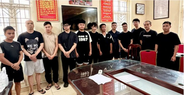 Các đối tượng trong đường dây đánh bạc qua game online, liên quan tới hàng ngàn con bạc. Ảnh: Công an Hà Nội