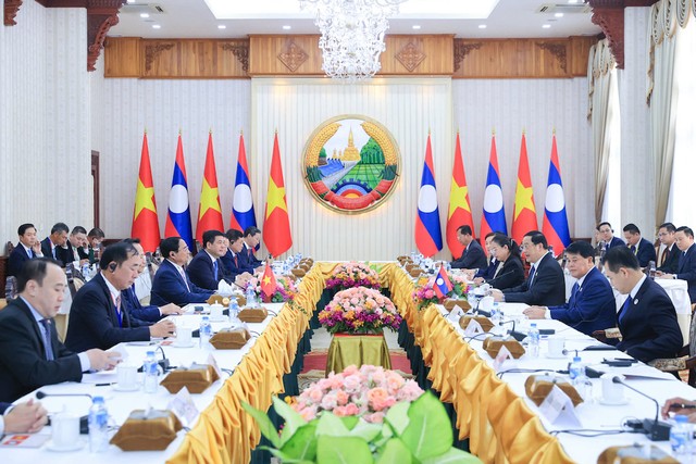 Hai Thủ tướng nhất trí phối hợp chặt chẽ triển khai hiệu quả các thỏa thuận cấp cao hai nước. Ảnh: Nhật Bắc