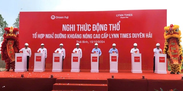 Lãnh đạo tỉnh Thái Bình, huyện Hưng Hà cùng lãnh đạo Kl994 game bài casino hấp dẫn Osen Fuji và Công ty cổ phần Khoáng nóng Duyên Hải thực hiện nghi thức ấn nút động thổ dự án.