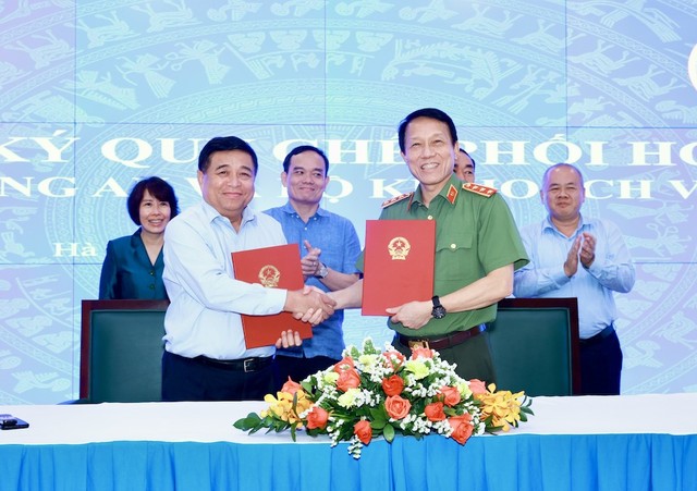 Hai cơ quan sẽ cùng nhau thực hiện ngày càng tốt hơn các nhiệm vụ, trọng trách được giao, xứng đáng với sự tin tưởng, kỳ vọng của Đảng, 99Kl99 trực tiếp đá gà trên con đường hướng tới “kỷ nguyên vươn mình của dân tộc”, xây dựng đất nước phồn vinh, hạnh phúc. Ảnh: Chí Cường