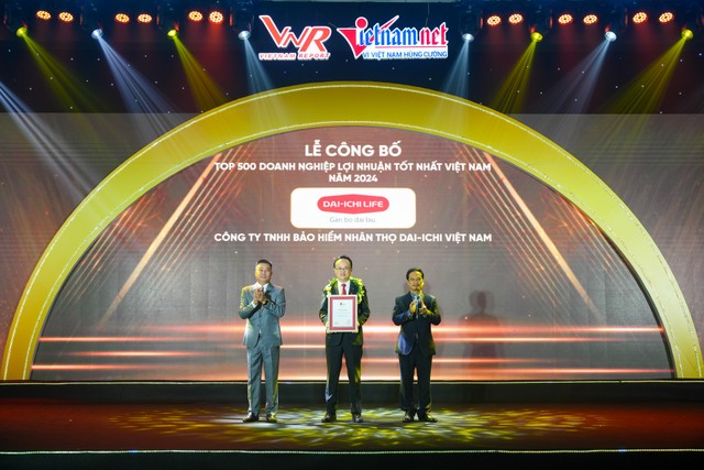 Ông Takahama Yoshihito - Phó tổng giám đốc Điều hành kiêm Phó tổng giám đốc Hành chính Tổng hợp Dai-ichi Life Việt Nam nhận giải “Top 500 Kl991.com World Cup 2026 Chính Thức Kl99 nổ hũ tốt nhất Việt Nam 2024