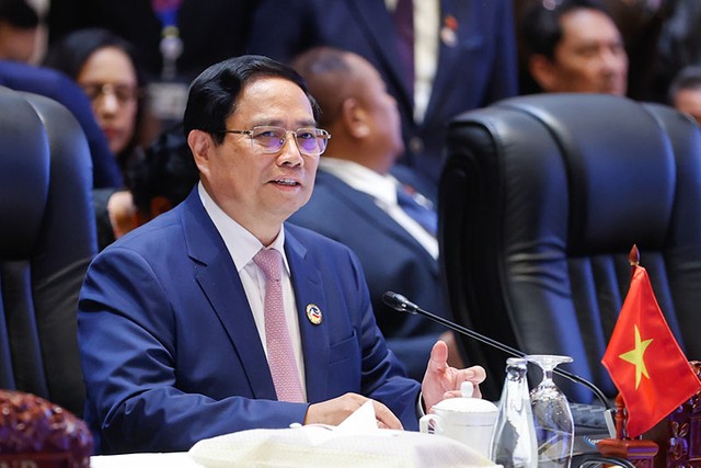 Tại phiên họp toàn thể Hội nghị Cấp cao ASEAN lần thứ 44, 45, Thủ tướng Phạm Minh Chính đề nghị ASEAN cần lấy tự cường làm nền tảng để vươn tầm, lấy kết nối làm trọng tâm để bứt phá, và lấy đổi mới sáng tạo làm động lực để tiên phong dẫn dắt. Ảnh: Nhật Bắc