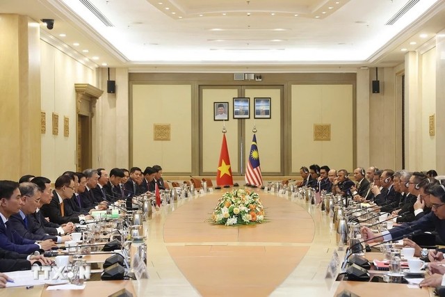 Tổng Bí thư Tô Lâm và Thủ tướng Malaysia Anwar Ibrahim hội đàm chính thức. Ảnh: TTXVN