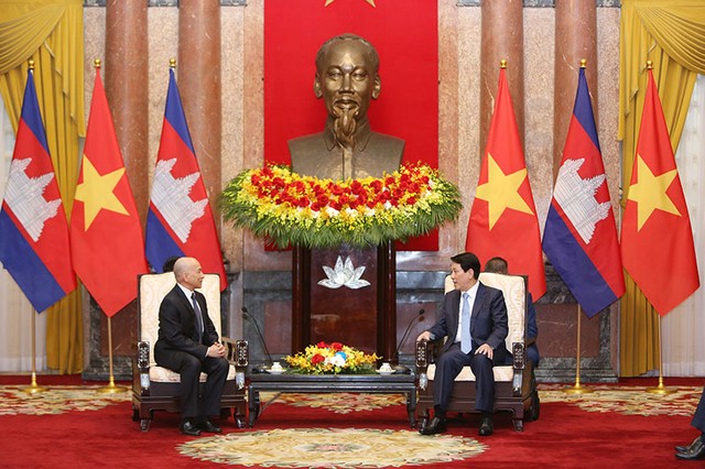 Chủ tịch nước Lương Cường hội đàm với Quốc vương Campuchia Preah Bat Samdech Preah Boromneat Norodom Sihamoni.