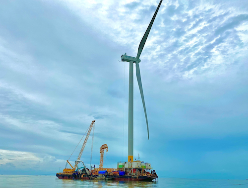 PTSC thực hiện công tác lắp đặt cáp ngầm cho dự án điện gió Tân Thuận.