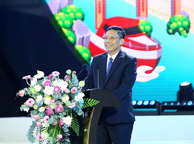 Phó chủ tịch UBND TP. Cần Thơ Nguyễn Thực Hiện phát biểu tại Lễ khai mạc. Ảnh: Phạm Trung