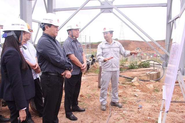 Lãnh đạo tỉnh Quảng Ngãi kiểm tra dự án.