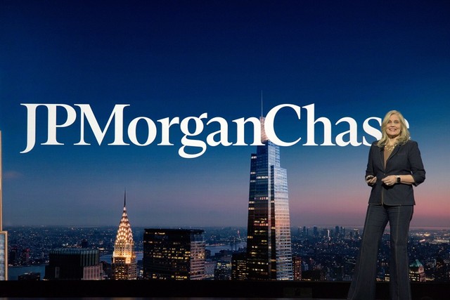 CEO của JPMorgan Chase, bà Lori Beer chia sẻ hành trình nâng cao giá trị Kl992 VIP Trang Chủ 2026 tại re:Invent 2024