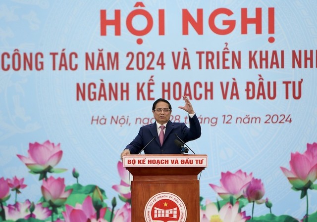 Thủ tướng Phạm Minh Chính yêu cầu ngành kế hoạch-Kl99ok phiên bản mới và thống kê cần tiếp tục phát huy truyền thống vẻ vang gần 80 năm, phát huy tinh thần 5 "tiên phong", "đổi mới tư duy, nghĩ sâu làm lớn, nhìn xa trông rộng". Ảnh: Đức Thanh