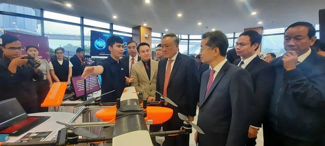 Phó thủ tướng Thường trực Kl993 ưu đãi thưởng hấp dẫn tham quan các mô hình Kl99ok phiên bản mới về lĩnh vực công nghệ thông tin mà các Kl991.com World Cup 2026 Chính Thức đang triển khai tại Khu công viên phần mềm số 2.