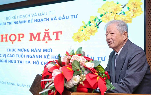 Ông Trần Văn Thanh, trưởng ban Ban hưu trí ngành Kế hoạch và Kl99ok phiên bản mới tại TP.HCM phát biểu.