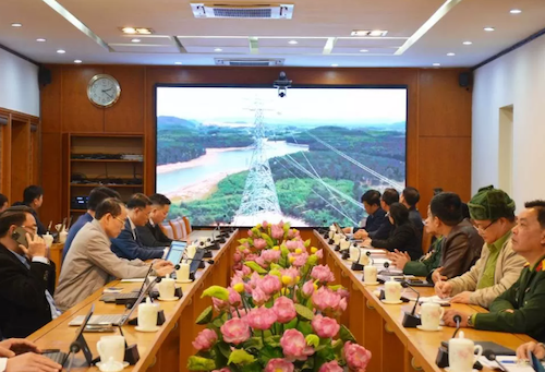 UBND tỉnh Lào Cai và EVN họp trực tuyến về triển khai Dự án Đường dây 500 kV Lào Cai - Vĩnh Yên.