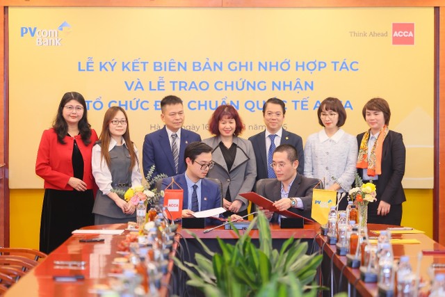 Trong khuôn khổ buổi lễ, đại diện hai bên cũng đã ký thỏa thuận hợp tác về các hoạt động đào tạo chuyên môn, tuyển dụng và phát triển nhân lực