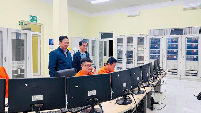 Công trình đường dây 500kV Monsoon - Thạnh Mỹ có khả năng truyền tải công suất tối đa lên tới khoảng 2.500 MW, góp phần nâng cao khả năng vận hành của hệ thống điện quốc gia thông qua Link Vào Nhà Cái KL99 COM Tặng +199k điện từ phía Lào.
