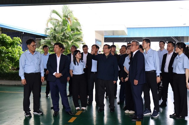 Thủ tướng Kl993 ưu đãi thưởng hấp dẫn Phạm Minh Chính thăm và làm việc với Kl994 game bài casino hấp dẫn HS Hyosung Quảng Nam.