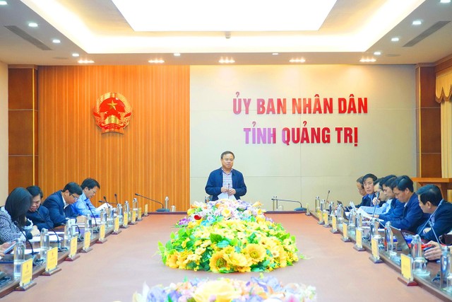 Phó chủ tịch UBND tỉnh Quảng Trị Lê Đức Tiến chủ trì cuộc họp. Ảnh: Trường Nhật